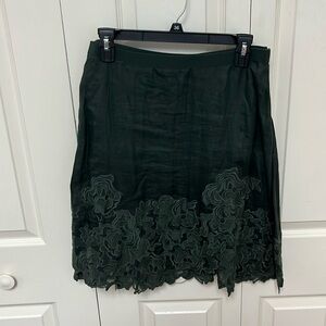 Elie Tahari skirt, dark green, 6, like new condition.